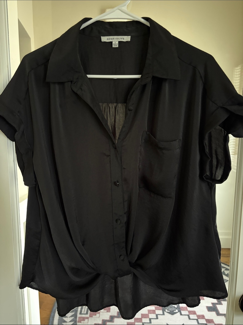 Rose & Olive Black Short-Sleeve Button-Front Relaxed Shirt